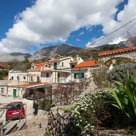 Old Stone House Mario * Podgora (Split-Dalmatia)